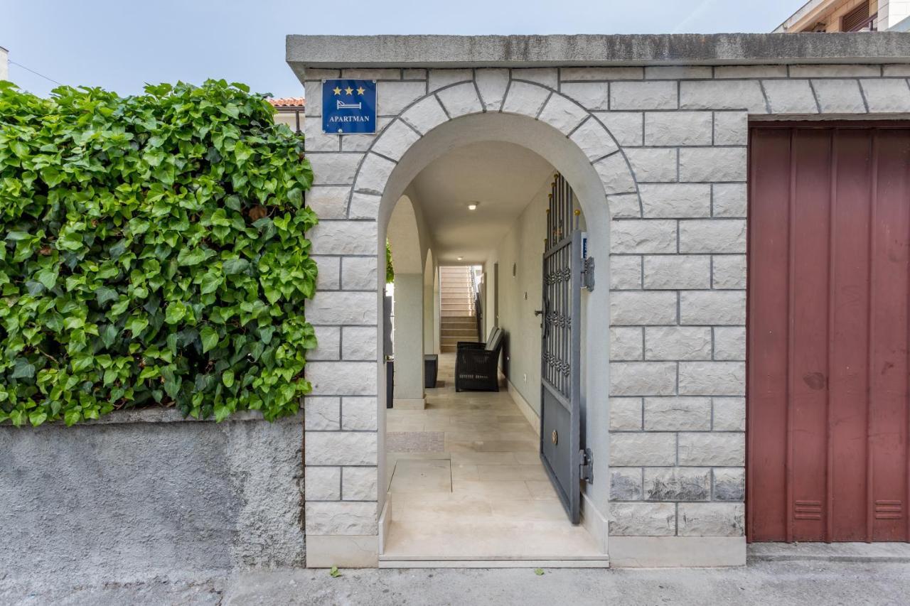 Garden Apartment Dina With Free Parking 스플리트 외부 사진
